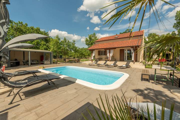 Villa für 8 Personen, mit Terrasse und Garten, kinderfreundlich - 1