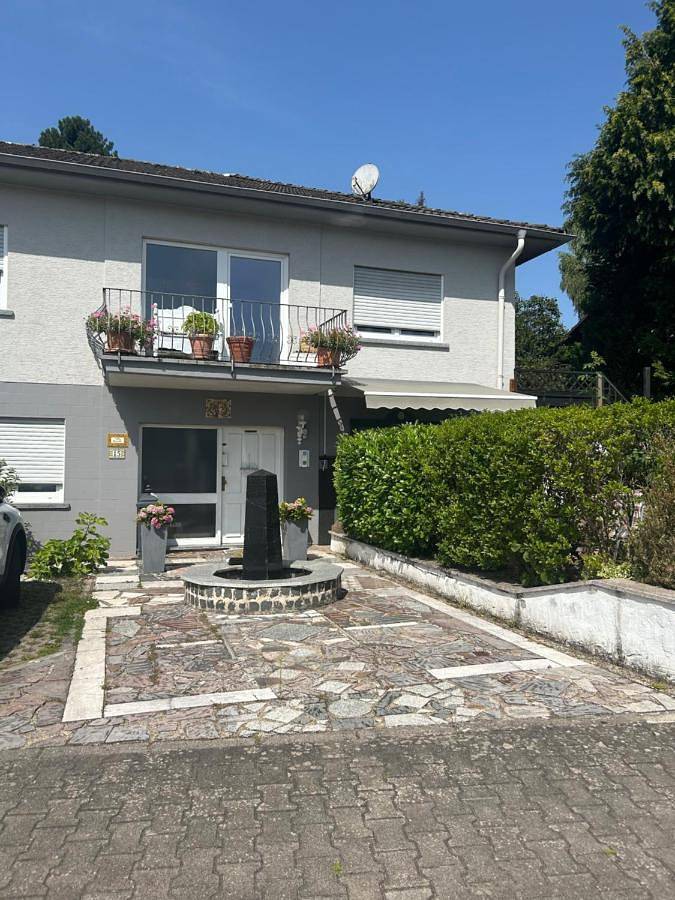 Ferienwohnung für 4 Personen, mit Terrasse und Garten sowie Ausblick, mit Haustier in Sponheim