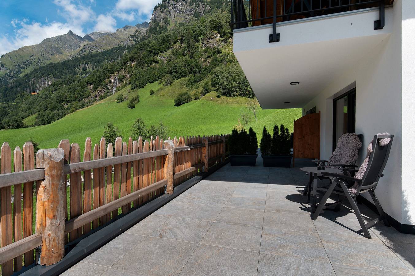Ganzes Studio, Studio 'Tribulaun - Lodge 1' mit Bergblick, privater Terrasse und Wi-Fi in Pflersch, Brenner