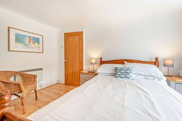 Cottage for 6 People in Little Haven, Pembrokeshire, Photo 4
