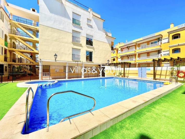 Apartamento de vacaciones para 4 personas, con balcón y piscina - 1
