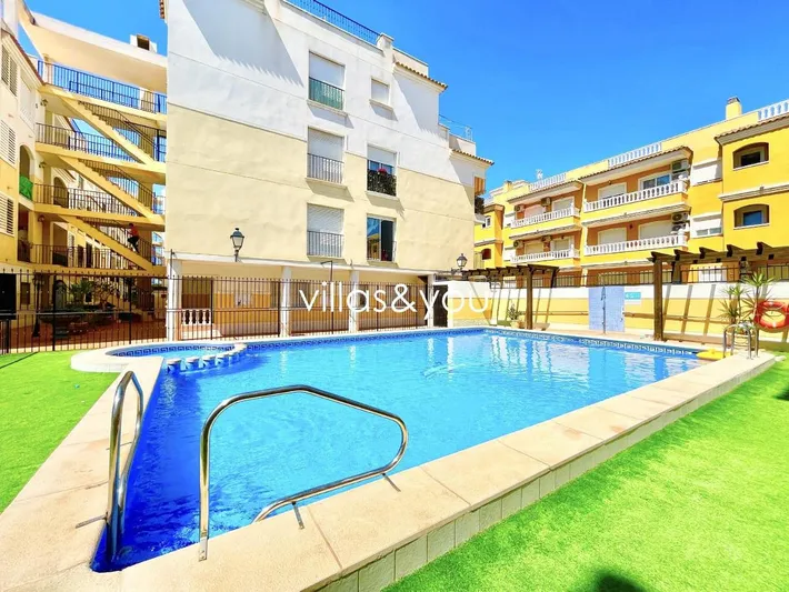 Ferienwohnung für 4 Personen, mit Pool und Balkon - 1