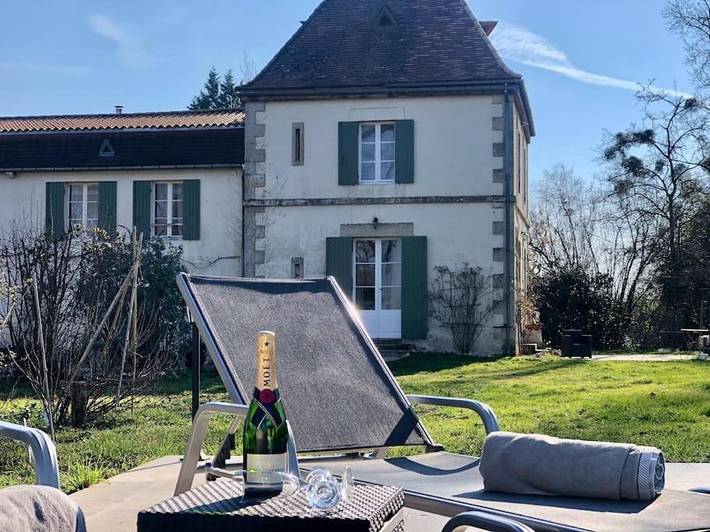 Location de vacances pour 4 personnes, avec jardin ainsi que piscine et vue à Saint-Antoine-de-Breuilh - 2