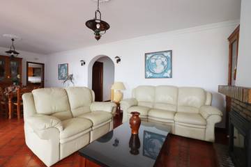 Villa for 8 Guests in Nerja, Costa del Sol, Picture 3
