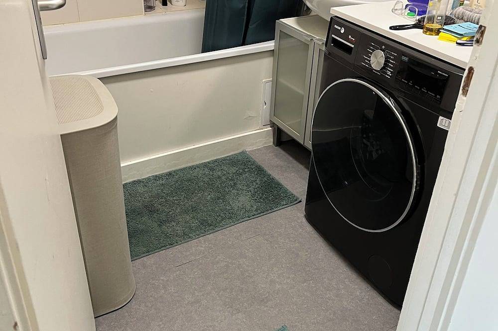 Appartement entier, A 2,1 km du Rer A St Germain en Laye . Dans un parc. Idéal famille. in Marly-le-Roi, Yvelines