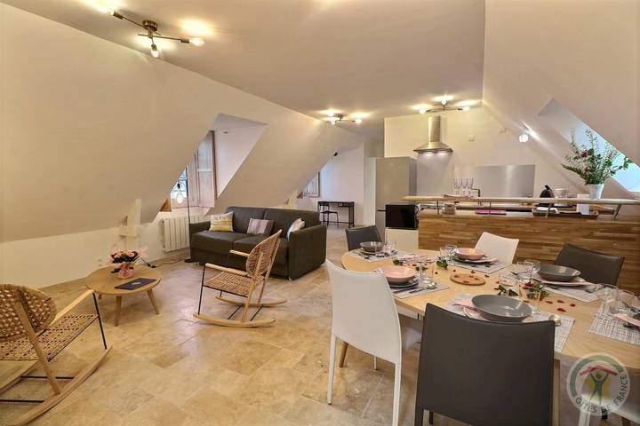 Gîte pour 5 personnes, avec Terrasse et Vue à Chavagne