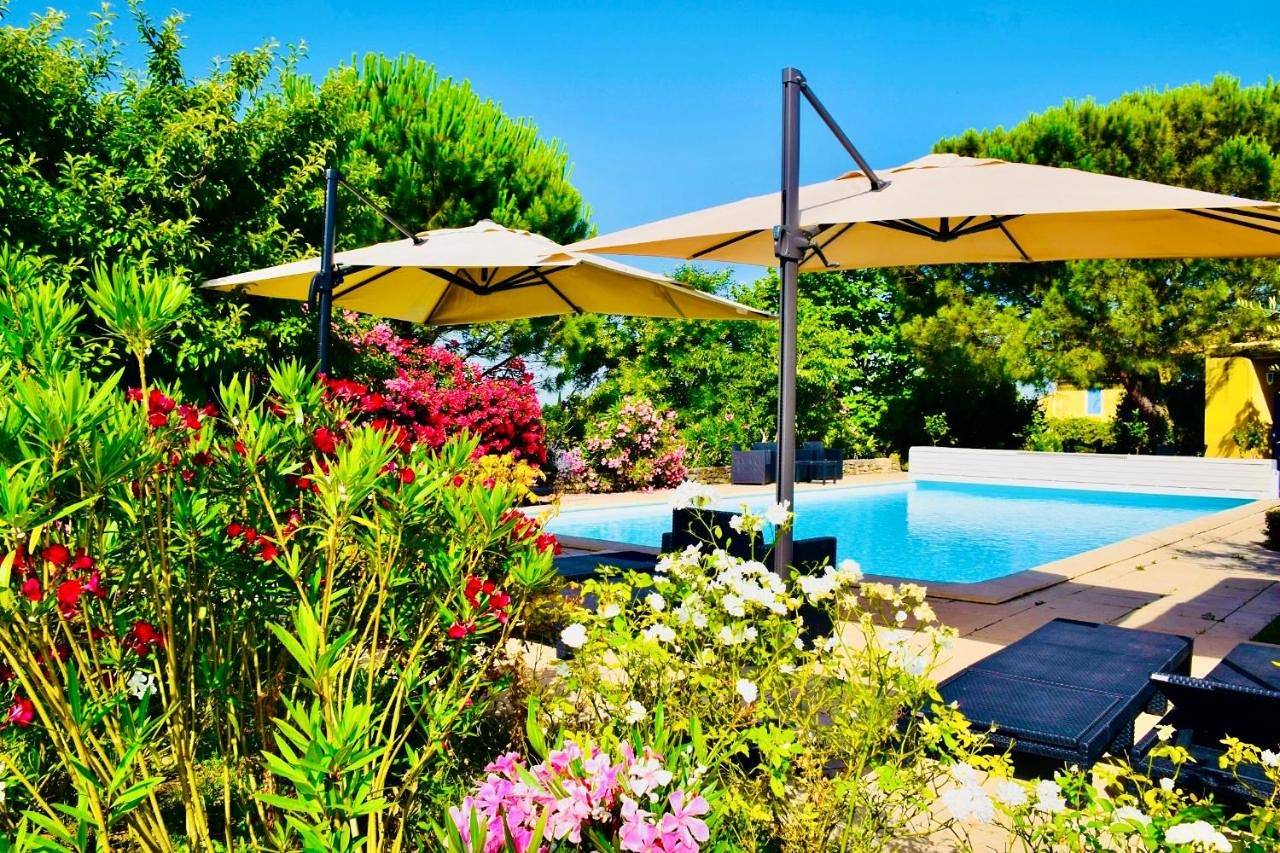 Bastide Saint-Didier in Saint-Didier, Parc naturel régional du Mont-Ventoux
