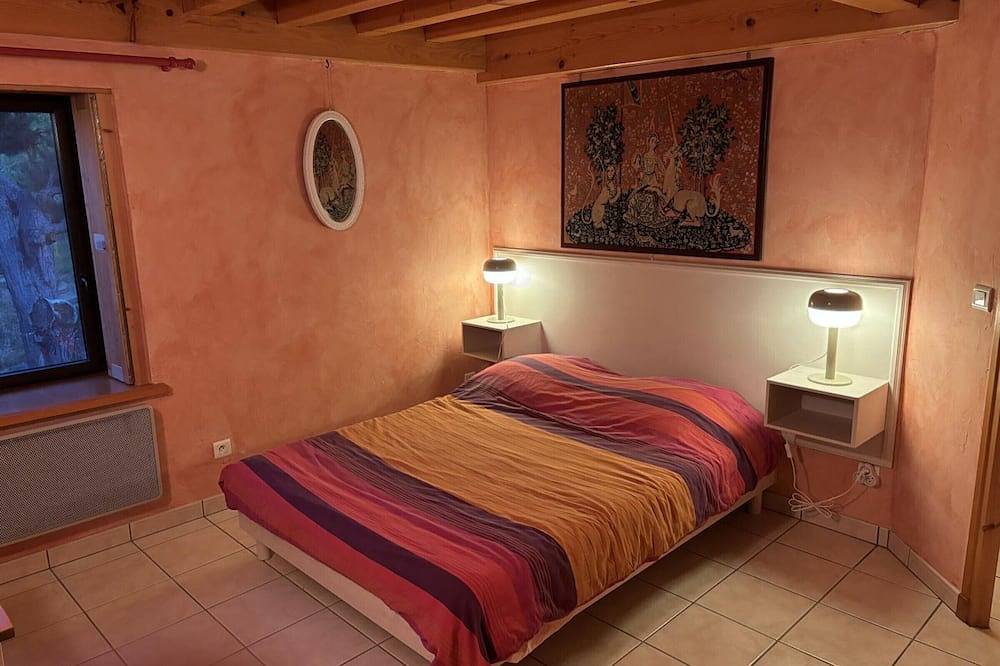 Casa rural con jardín, chimenea y wifi en Marols in Marols, Montbrison