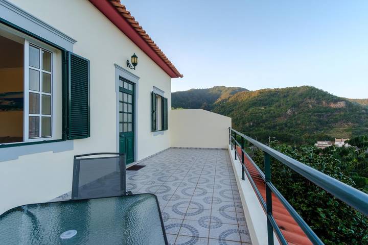 Gîte pour 4 personnes, avec Terrasse et Jardin à Machico