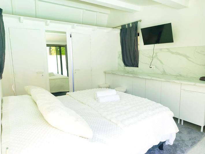 Appartement de vacances pour 2 personnes, avec Balcon et Terrasse ainsi que Jardin et Piscine