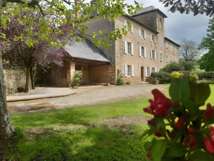 Location de vacances pour 10 personnes, avec Jardin à Cruéjouls