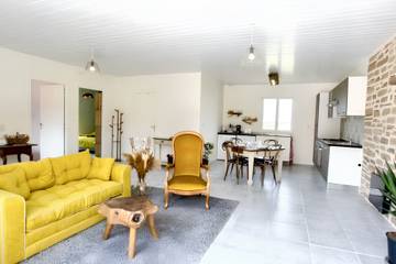 Gîte pour 4 personnes, avec terrasse à Fossemagne