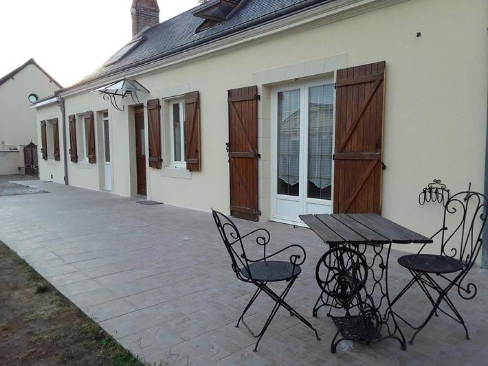 Location de vacances pour 5 personnes, avec jardin à Ruaudin