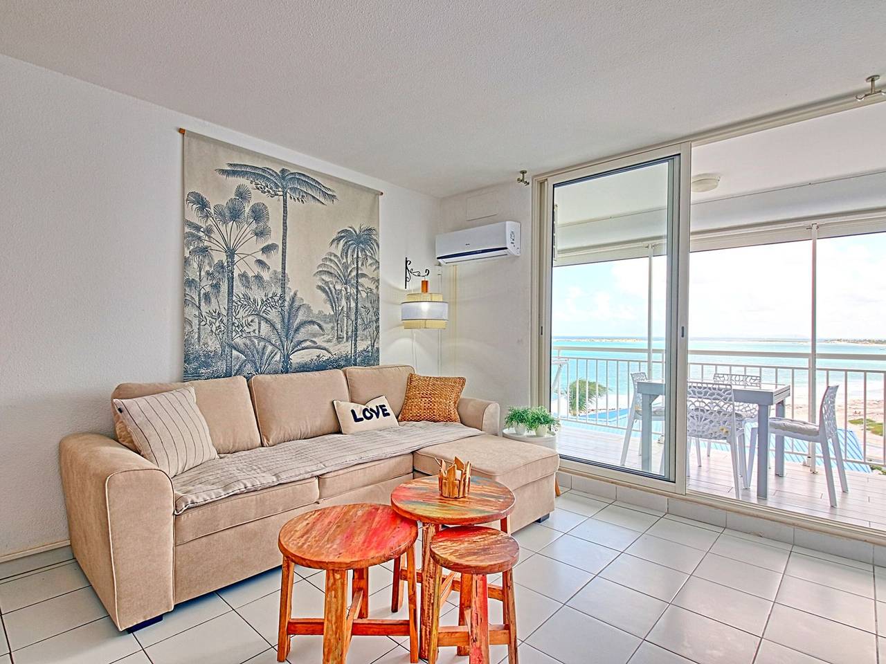 Studio entier, Studio Spacieux avec Vue Mer et Piscine in Saint Martin