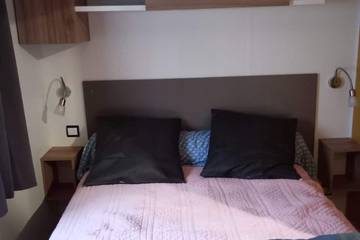 Camping pour 8 Personnes dans Saint-Julien-en-Born, Région de Dax, Photo 1