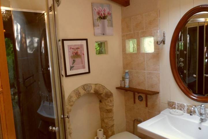 Gîte pour 2 personnes, avec piscine et terrasse ainsi que jacuzzi et jardin à Bars - 3