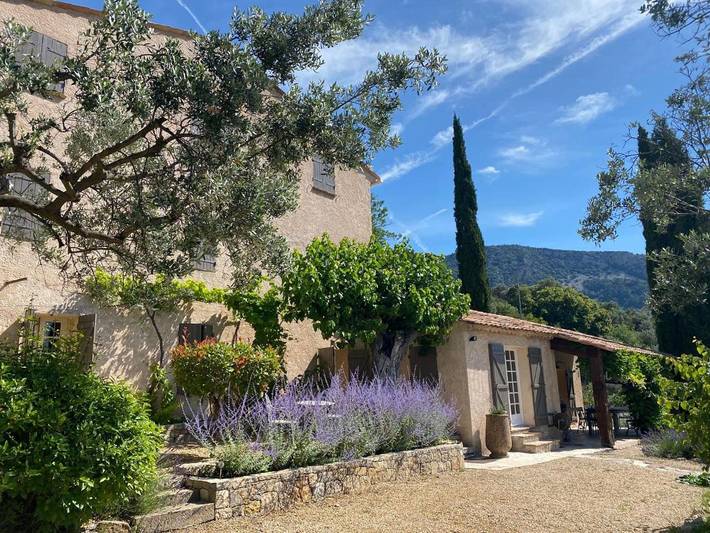 Casa de vacaciones para 10 personas, con piscina además de vistas y jardín - 1