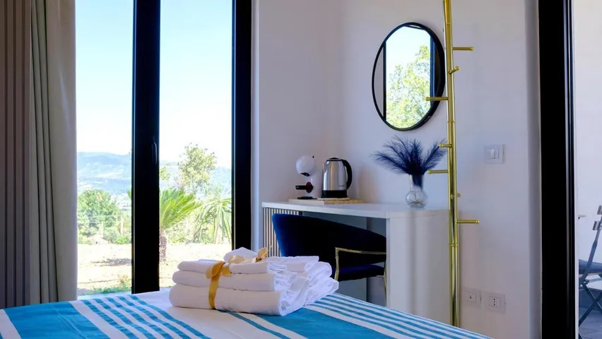 Maison d’hôte pour 2 personnes, avec terrasse ainsi que vue et jardin - 1