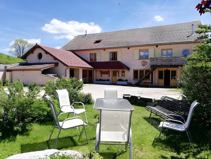 Location de vacances pour 4 personnes, avec Balcon et Jardin à Bief-des-Maisons
