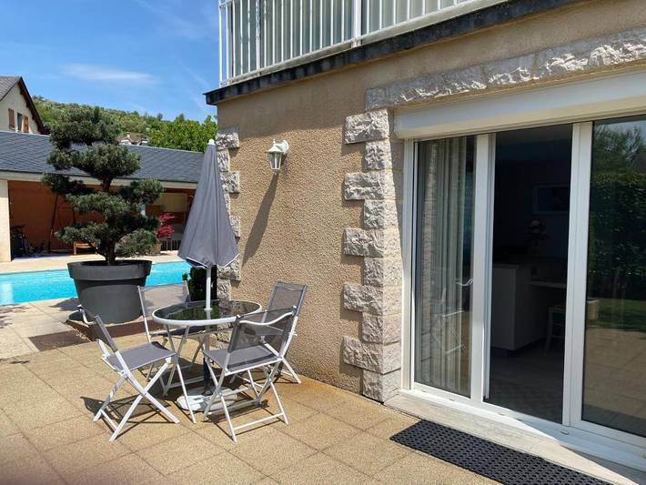 Gîte pour 2 personnes, avec jardin ainsi que piscine et vue à Marvejols - 4