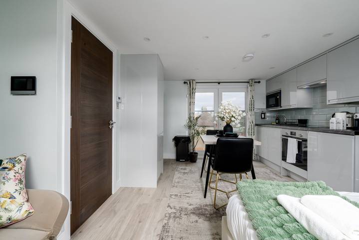 Entire studio, Guestready - Cosy Loft studio near Wembley Stadium in Ealing, London