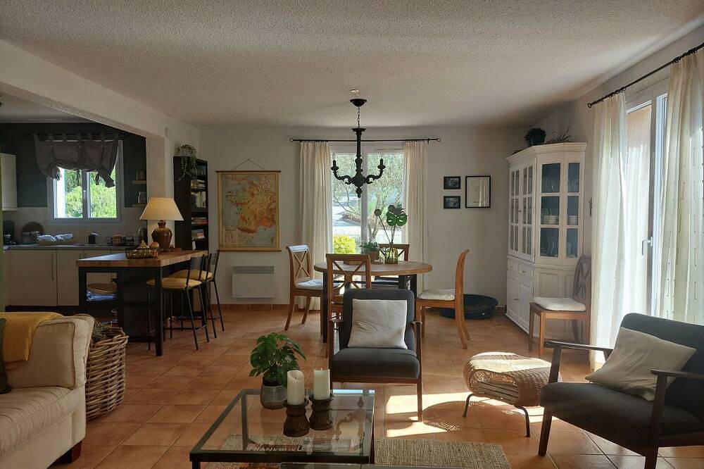 Ganze Wohnung, Herrliche Wohnung für 6 Personen mit Pool,  W-Lan, Tv und Terrasse in Nans-les-Pins, Brignoles Region