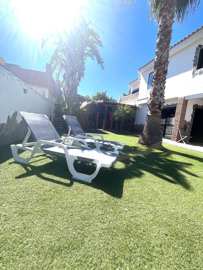 Casa rural para 10 personas, con piscina además de jardín y vistas, Se admiten mascotas en Campo de Turia - 2