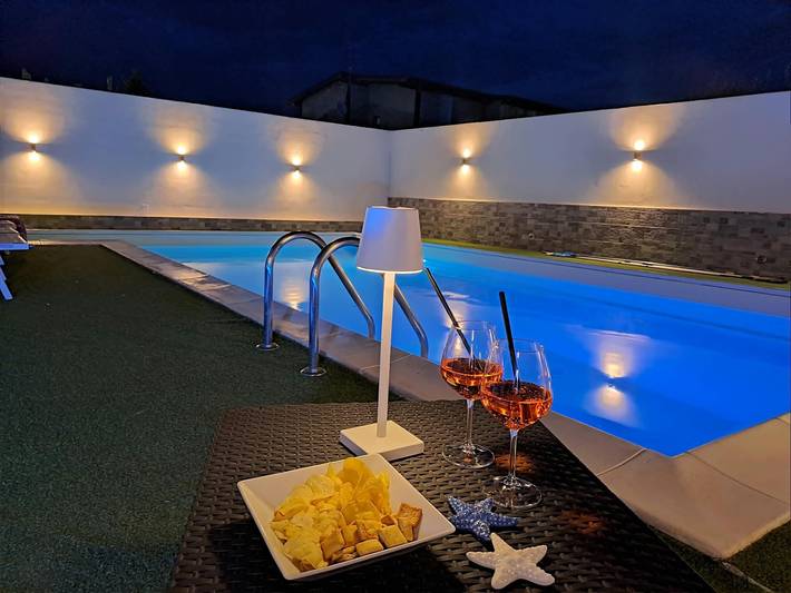 Ferienhaus für 9 Personen, mit Balkon und Whirlpool sowie Garten und Kinderpool in Realmonte