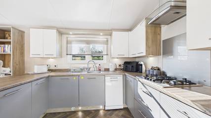 Static Caravan for 4 People in Havenstreet and Ashey, Isle of Wight, Photo 3