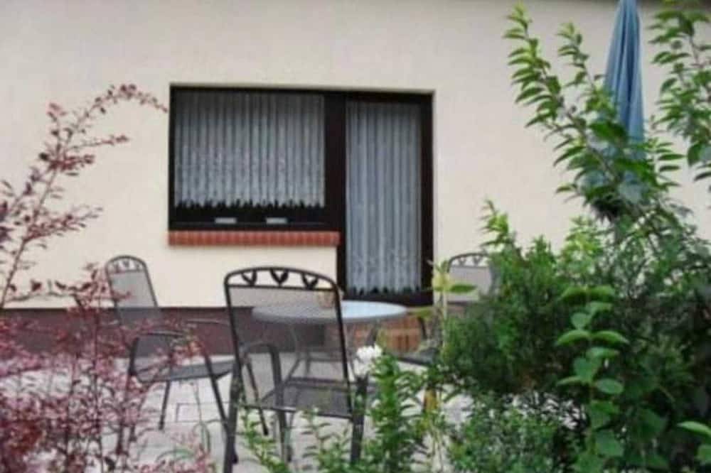 Doppelhaushälfte in idyllischer Dorflage, separater Eingang - Ferienwohnung in Groß Tessin, Reimershagen
