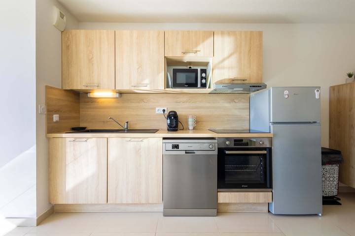 Gîte pour 4 personnes, avec Jardin dans Plage de la Farinette - 4