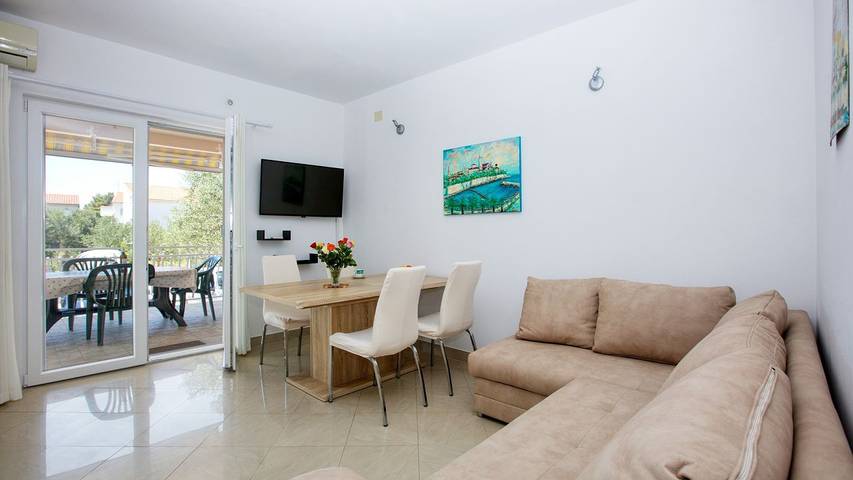 Apartament wakacyjny dla 5 osób, z taras w Zaboric