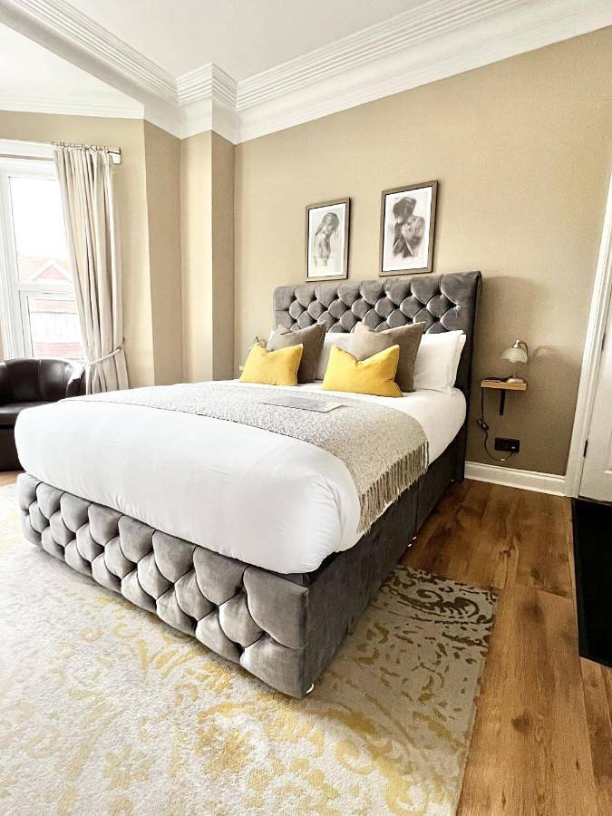 Bed and breakfast for 3 people, with terrace in Paignton