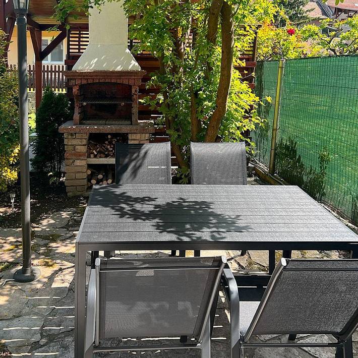 Ferienwohnung für 2 Personen, mit Terrasse und Garten