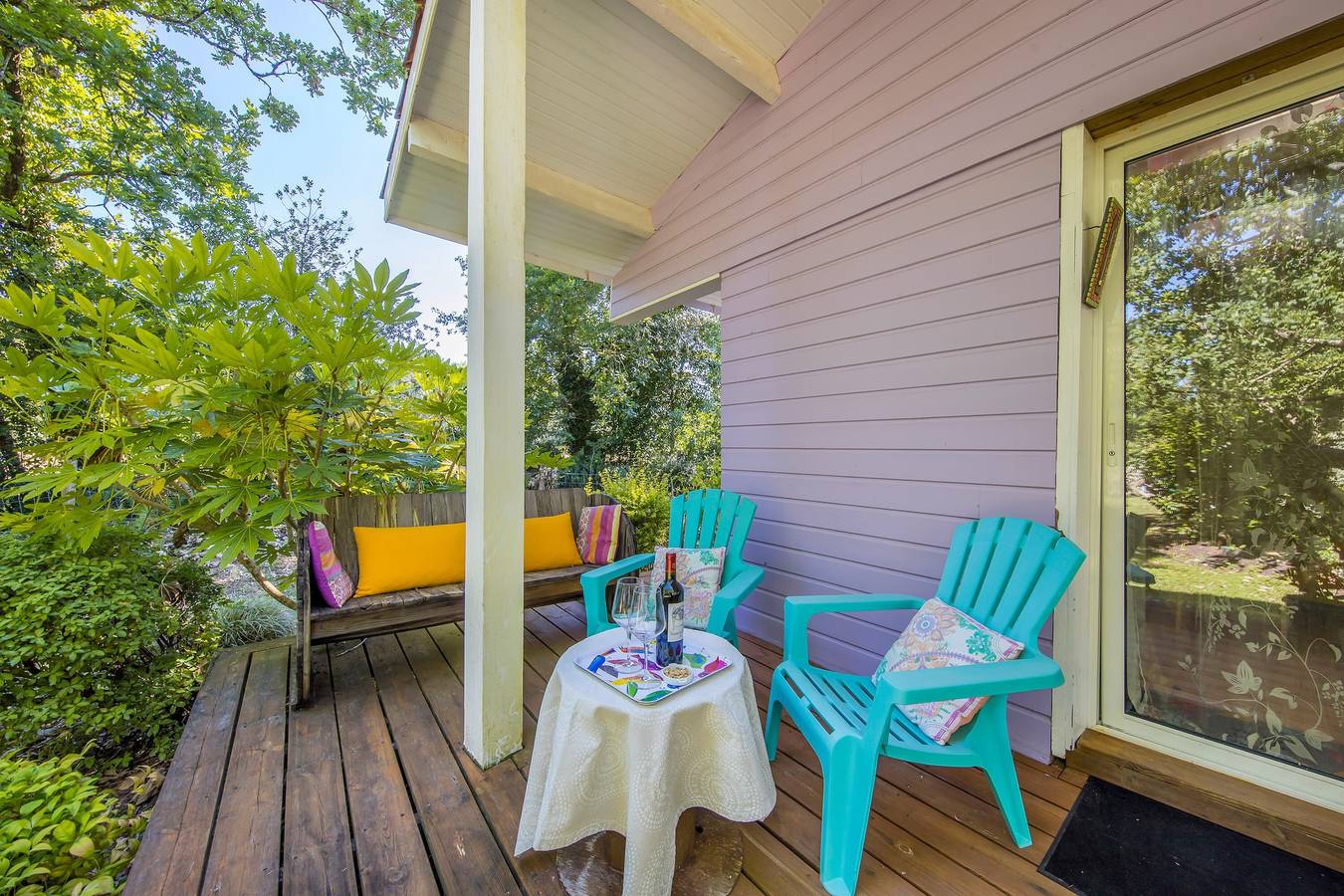 Pretty Little Chalet on the Silver Coast in Le Porge, Médoc Regional Natural Park