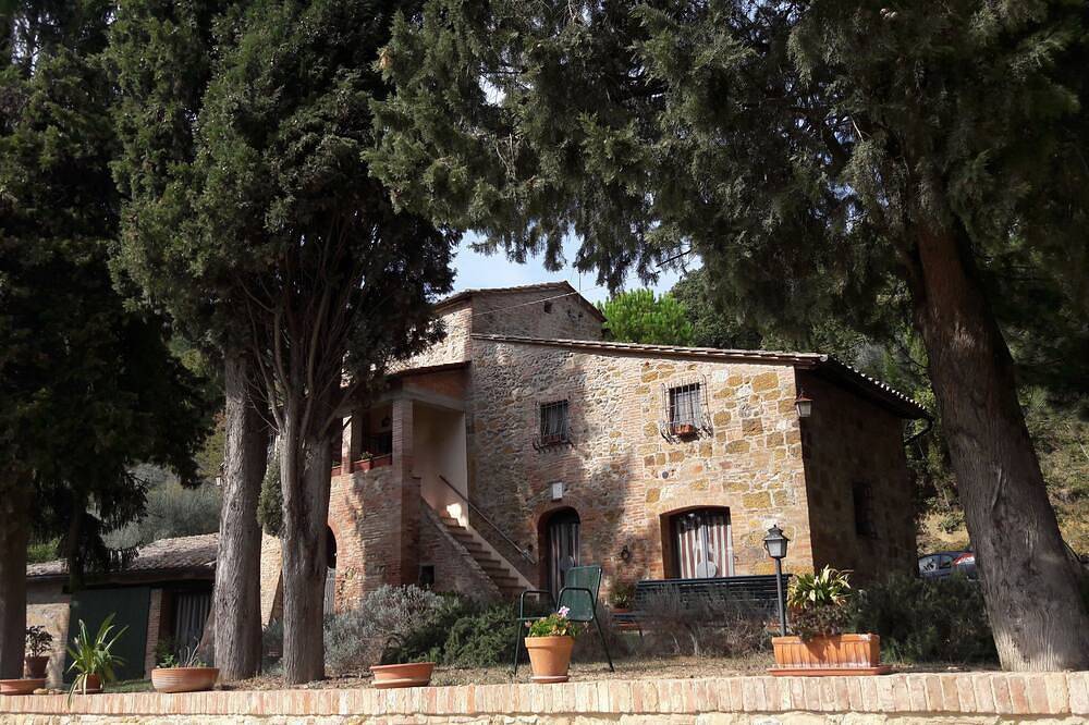 Villa cerca del centro histórico de Montepulciano con un gran jardín para familias in Montepulciano, Provincia De Siena