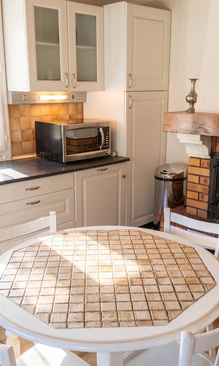 Ferienhaus für 7 Personen, mit Terrasse und Seeblick in Burgund - 2