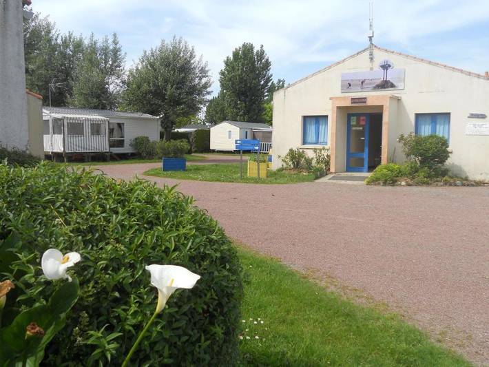 Camping pour 4 personnes, avec piscine et terrasse à Notre-Dame-de-Monts