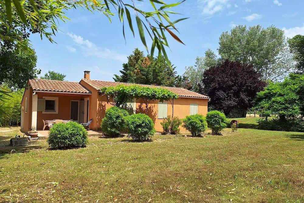 Maison en campagne avec grand jardin arboré et piscine avec vue sur le Luberon in Bonnieux, Parc naturel régional du Luberon