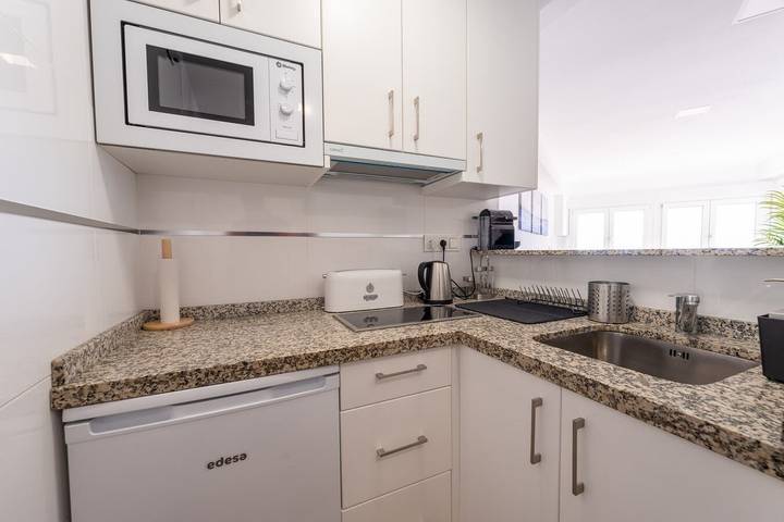 Ganze Wohnung, Ferienwohnung für 3 Personen mit Kinderpool in Playa de Mezquitilla (Algarrobo), Algarrobo