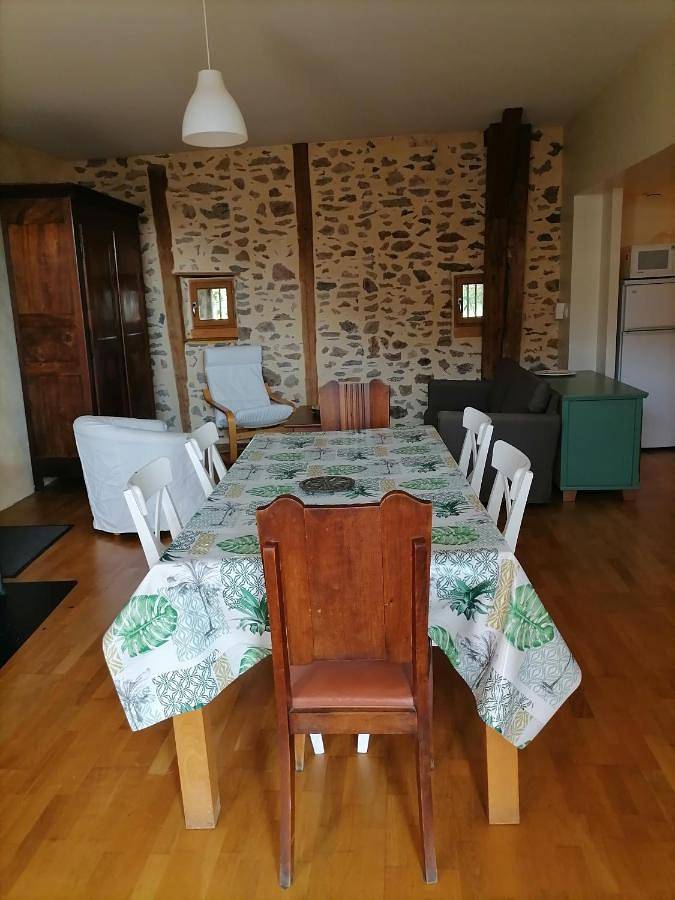 Appartement entier, Apartment in Anglards-de-Saint-Flour, Région de Saint-Flour