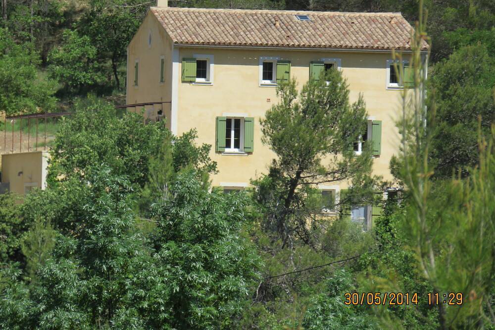 Apartamento entero, Un paraíso para ciclistas, ciclistas de montaña, excursionistas y amantes de la naturaleza. in Eygaliers, Región de Nyons