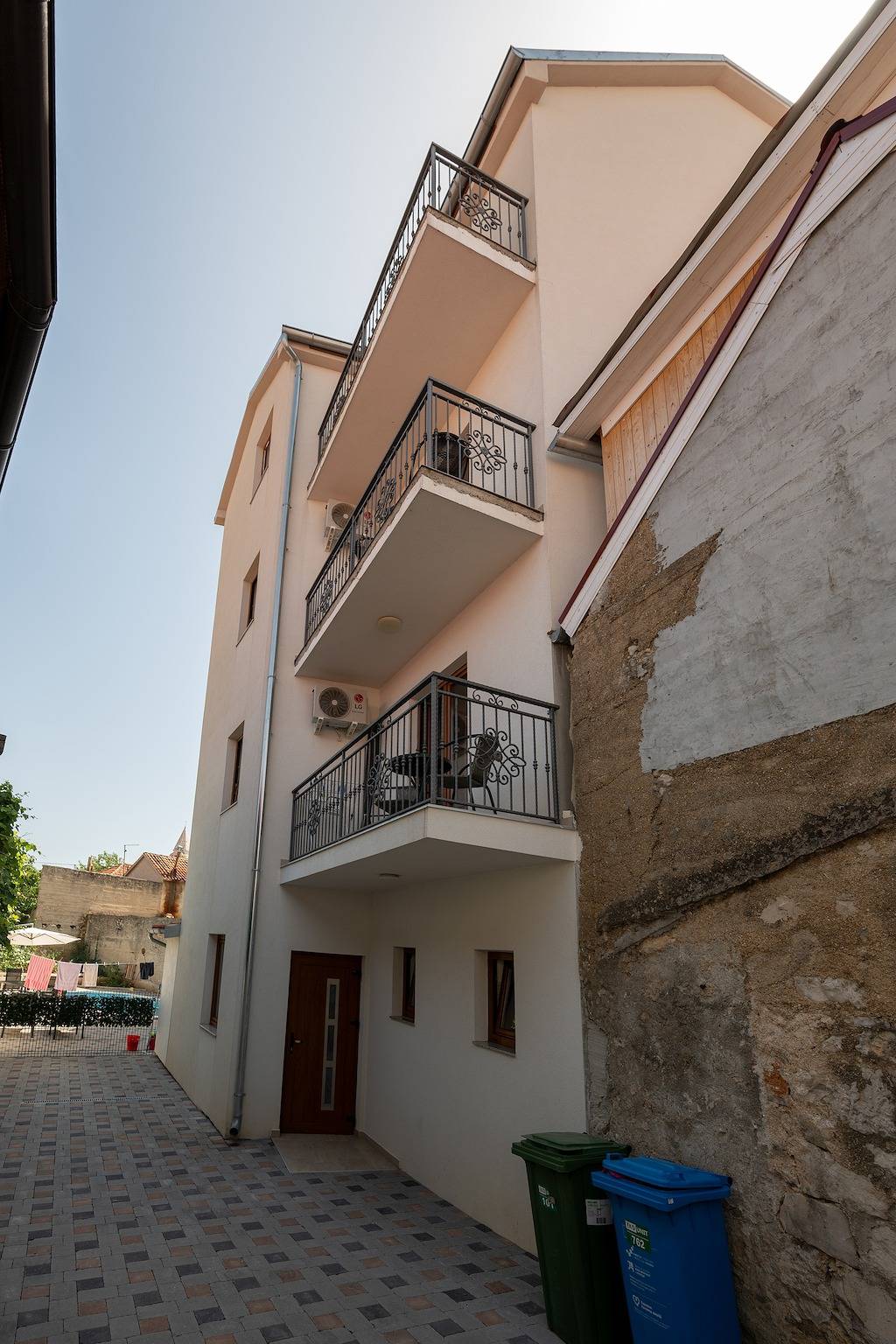 Czteropokojowy dom z tarasem i widokiem na morze Pakostane, Biograd K-23466 in Plaža Pakoštane, Pakoštane