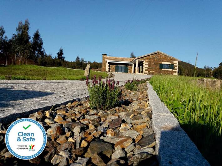 Location de vacances pour 6 personnes, avec piscine ainsi que jardin et vue, animaux acceptés dans Tondela