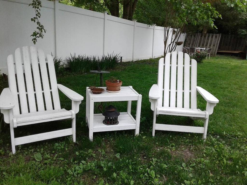 Cozy home with fenced in yard-Dog Friendly . 2 block walk to historic downtown! in Havre de Grace, Chesapeake Bay