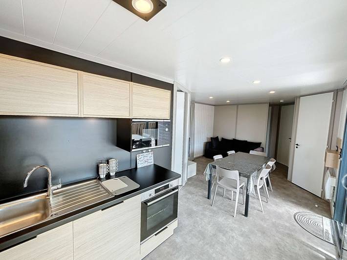Luxus-Chalet in Jullouville: 6 Schlafplätze, beheizter Pool, Wlan, Strandnähe in Jullouville, Côte de la Déroute