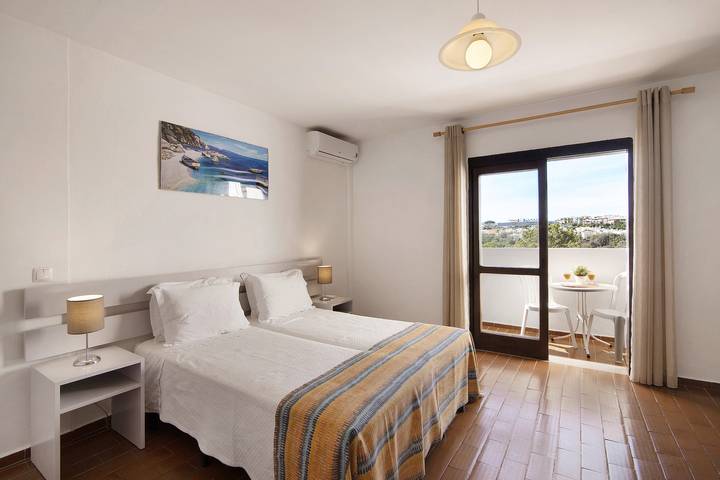 Apartamento inteiro, Apartamento "Balaia Sol Estúdio I" com Piscina, A/C & Jardim in Albufeira e Olhos de Água, Distrito de Faro