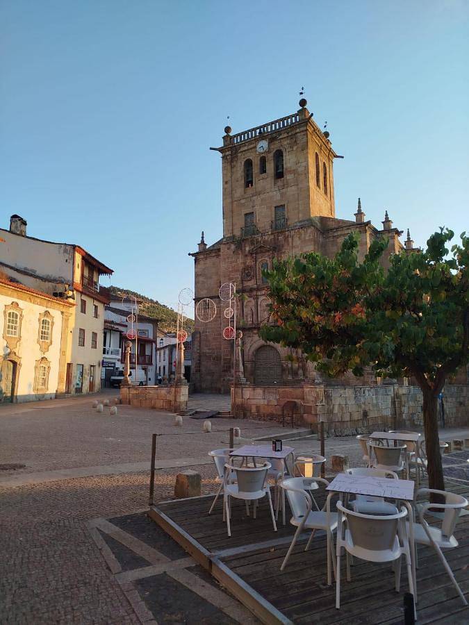Gîte pour 7 personnes, avec terrasse et vue dans Torre de Moncorvo