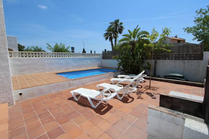 Chalet para 12 personas, con terraza además de vistas y jardín en Delta del Ebro - 4