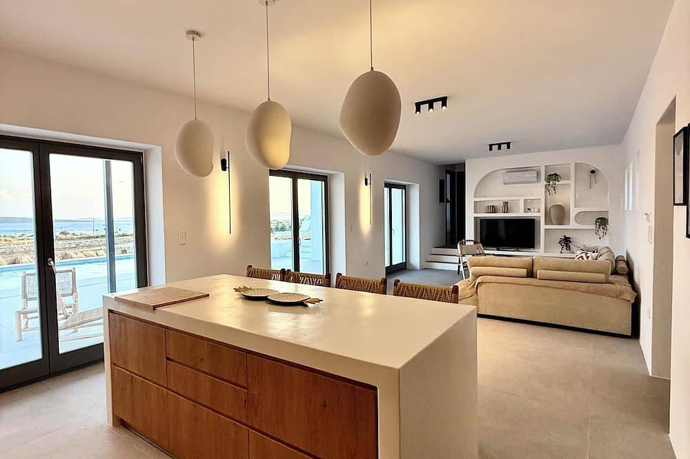 Faragas Hill Euphoria Villa in Aliki, Paros